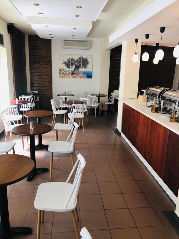 Restoran või mõni muu söögikoht majutusasutuses SimOtel Ermis