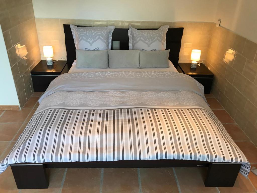 Suite luxe vue sur piscine et parc - One-Bedroom Apartment