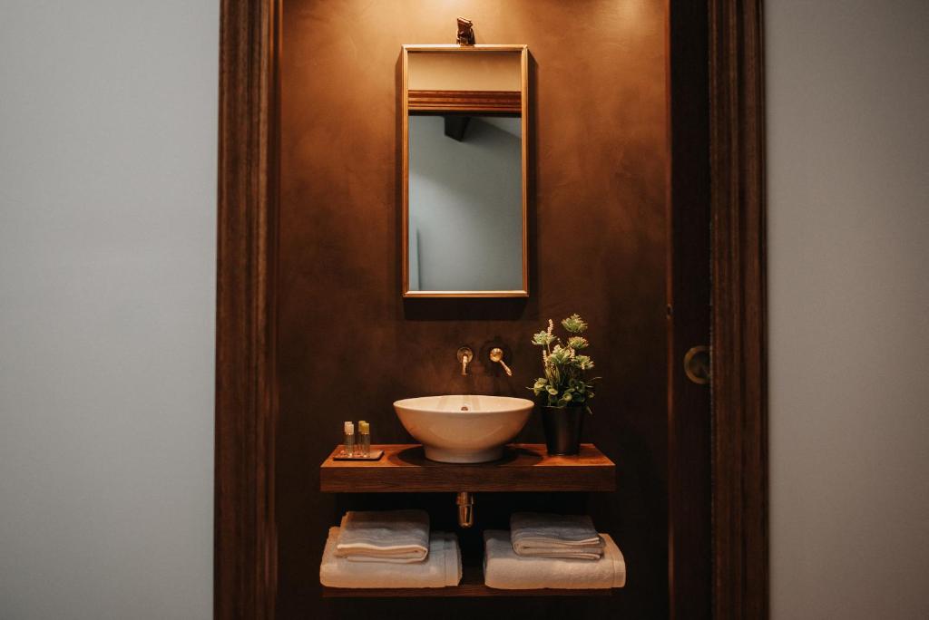 1930 Boutique Hotel - 17