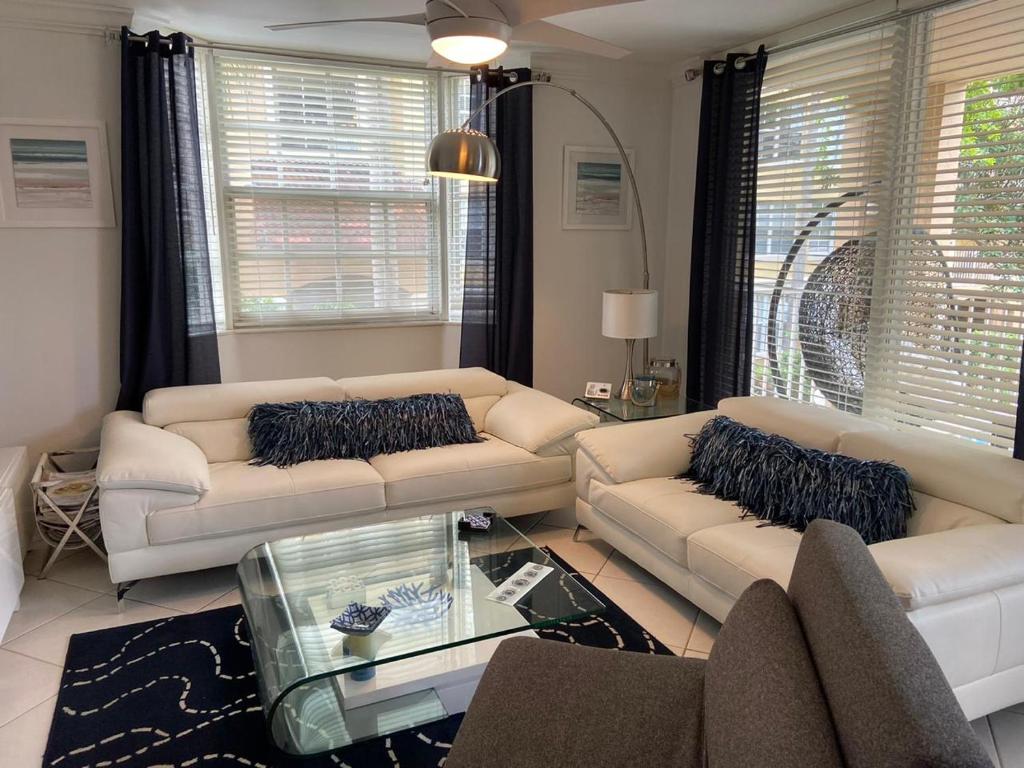 Posezení v ubytování The Nautical! Amazing 3Bed 2Bath Apartment at Aventura Yacht Club
