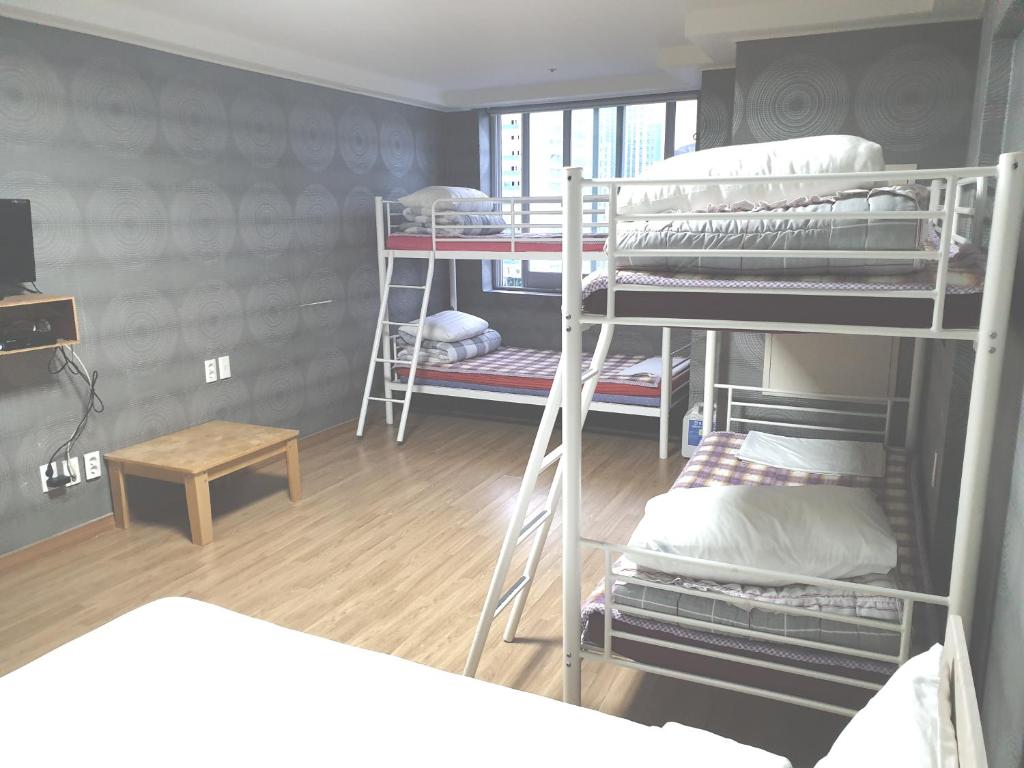 Busan Popcorn Hostel - Bed In 6-Bed Female Dormitory Room
