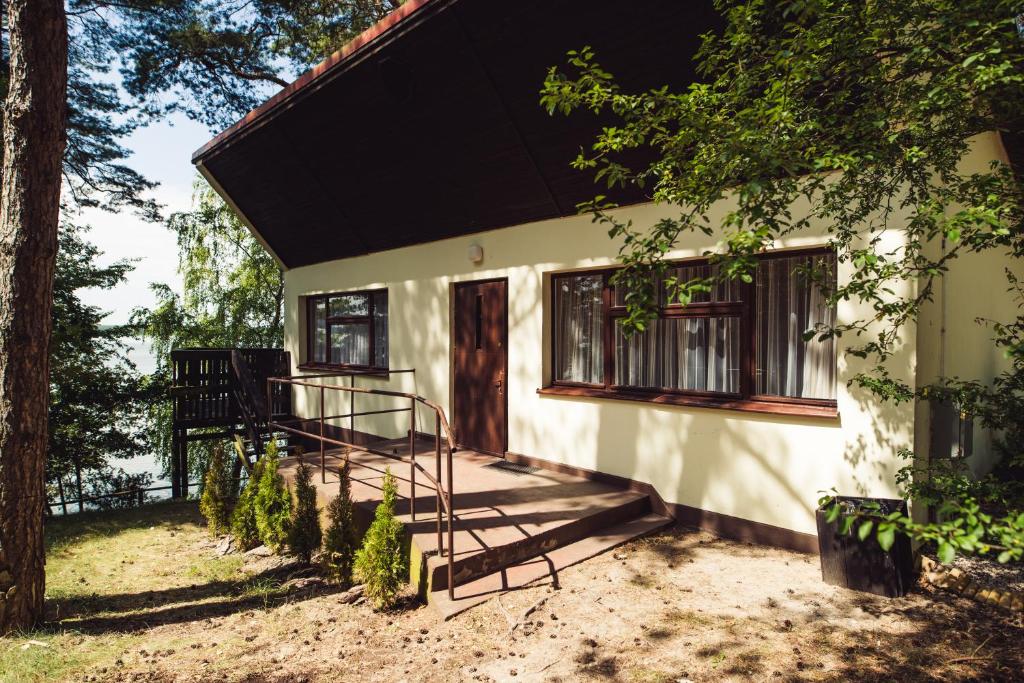Budova, kde se prázdninový areál nachází