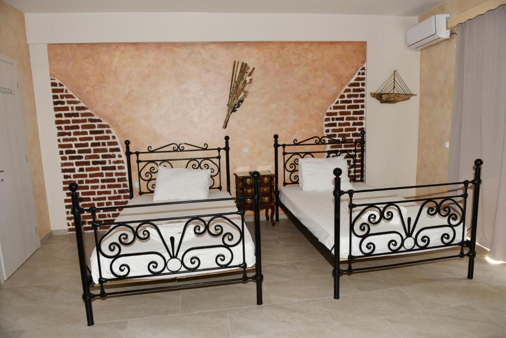 Aphrodite studios - Drievoudige Kamer Met Balkon