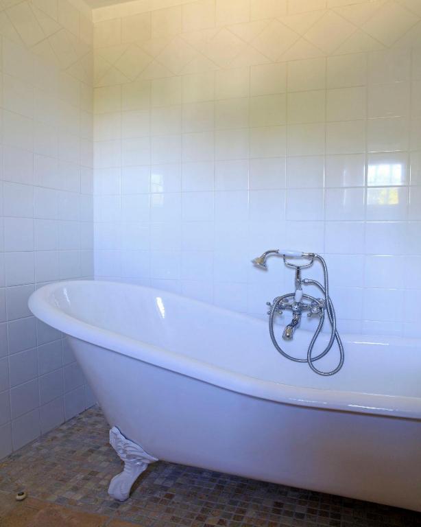 MAS DES FIGUES -très calme- Certifié Biologique FRBio10-Parc Naturel écologique vivant- piscine 12x6-Copieux brunch paysan méditerranéen du jardin cuisine maison huile d'olive-Agritourisme-Alpilles-Saint Rémy de Provence- du 30 avril au 20 septembre 2026- - 18