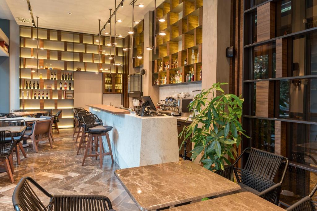Restaurace v ubytování Aya Hotel