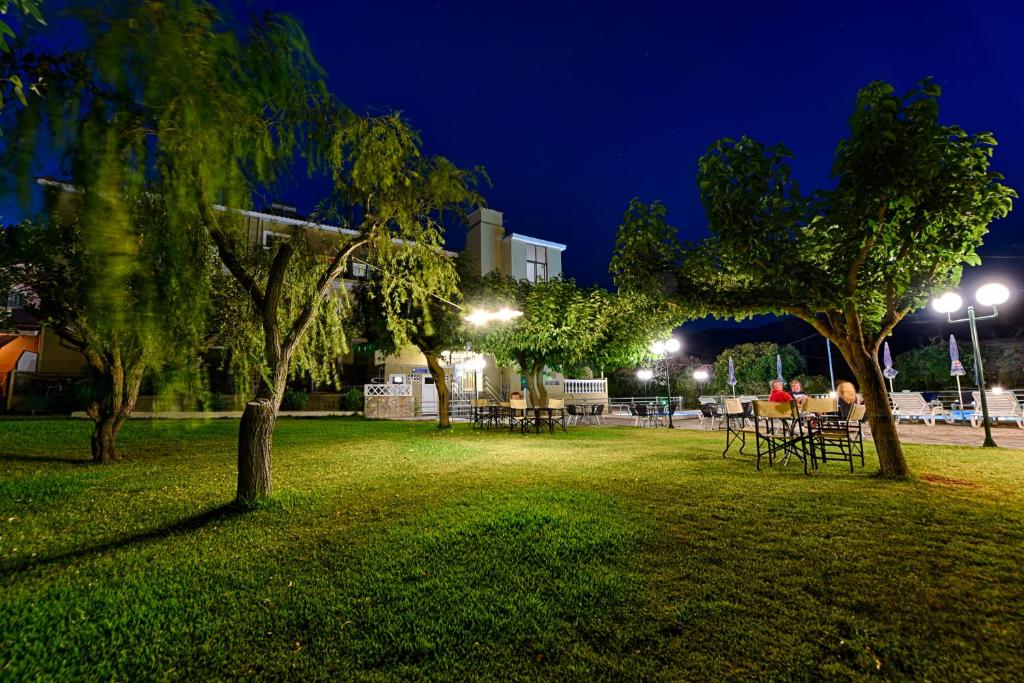 Zahrada ubytování Ionis Hotel