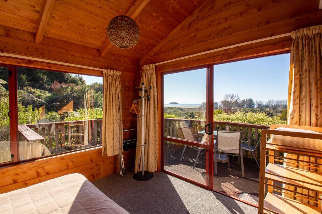 Balkón nebo terasa v ubytování Ocean View Chalets