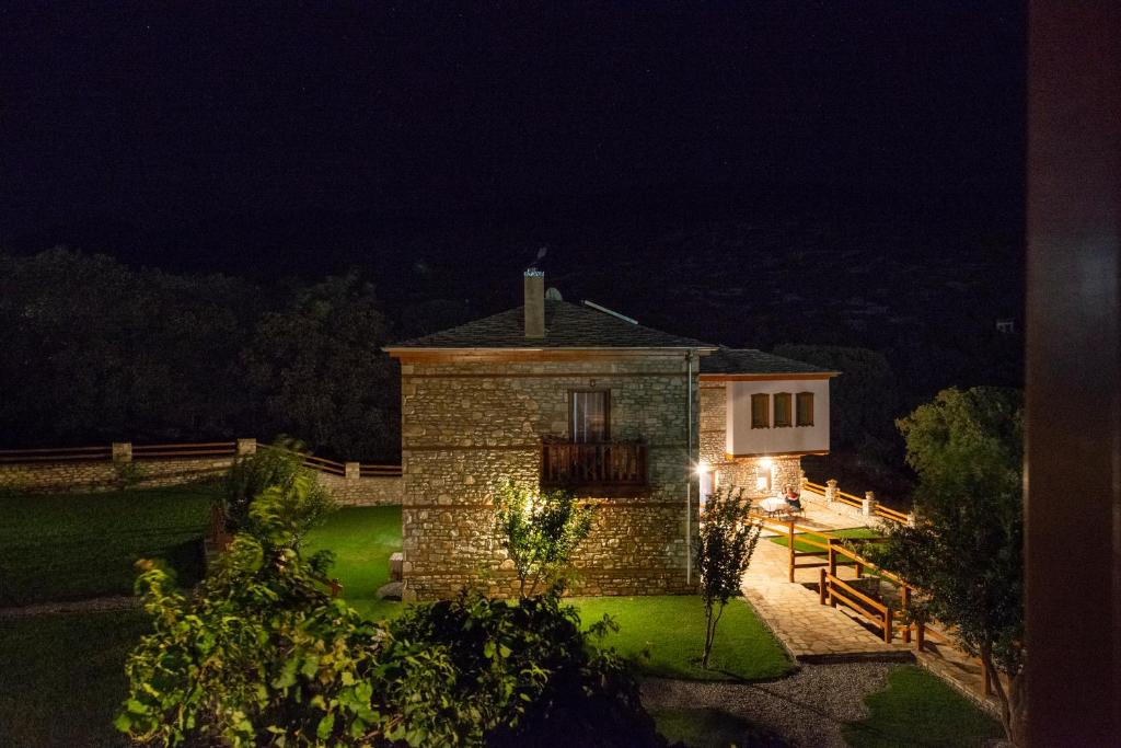 Vonkajšia záhrada v ubytovaní Harmony Deluxe Villas