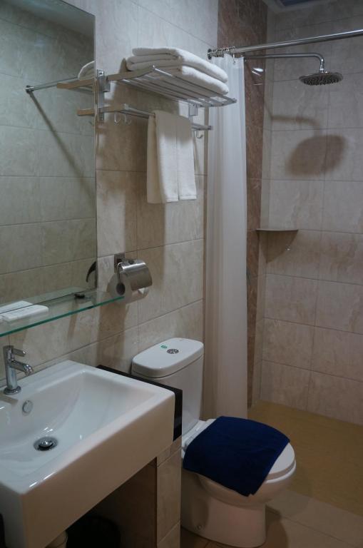 Koupelna v ubytování LABUAN JATI HOTEL