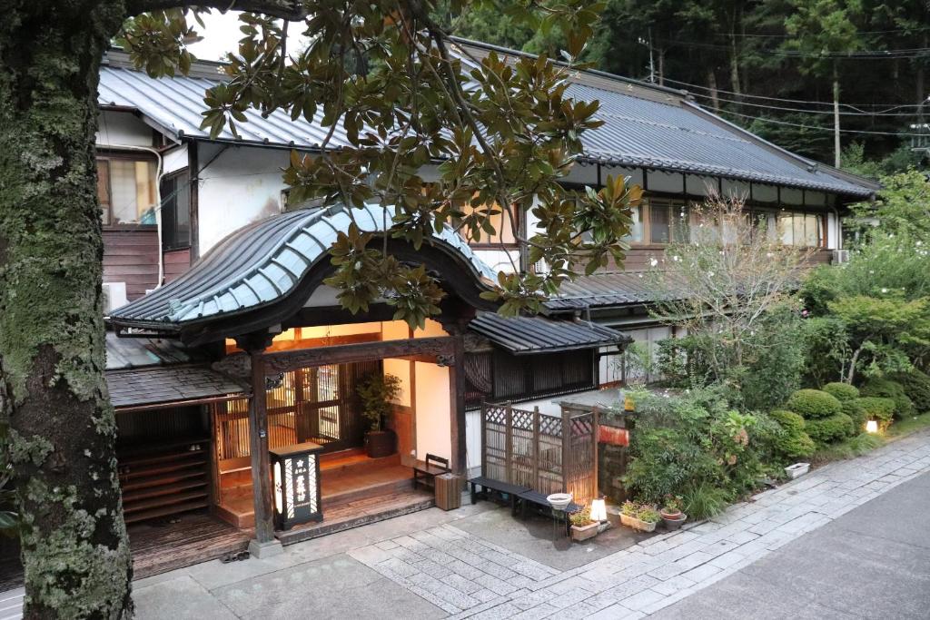Budova, kde se ryokan nachází