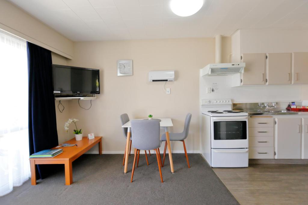 Aden Motel