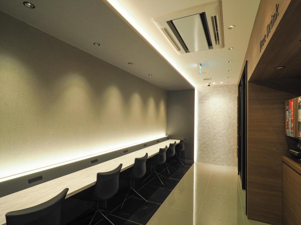 TV a/nebo společenská místnost v ubytování Leo Yu Capsule Hotel Funabashi