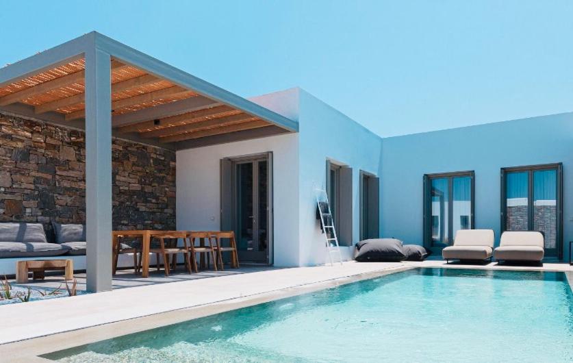 Bazén v ubytování Cove Paros nebo v jeho okolí