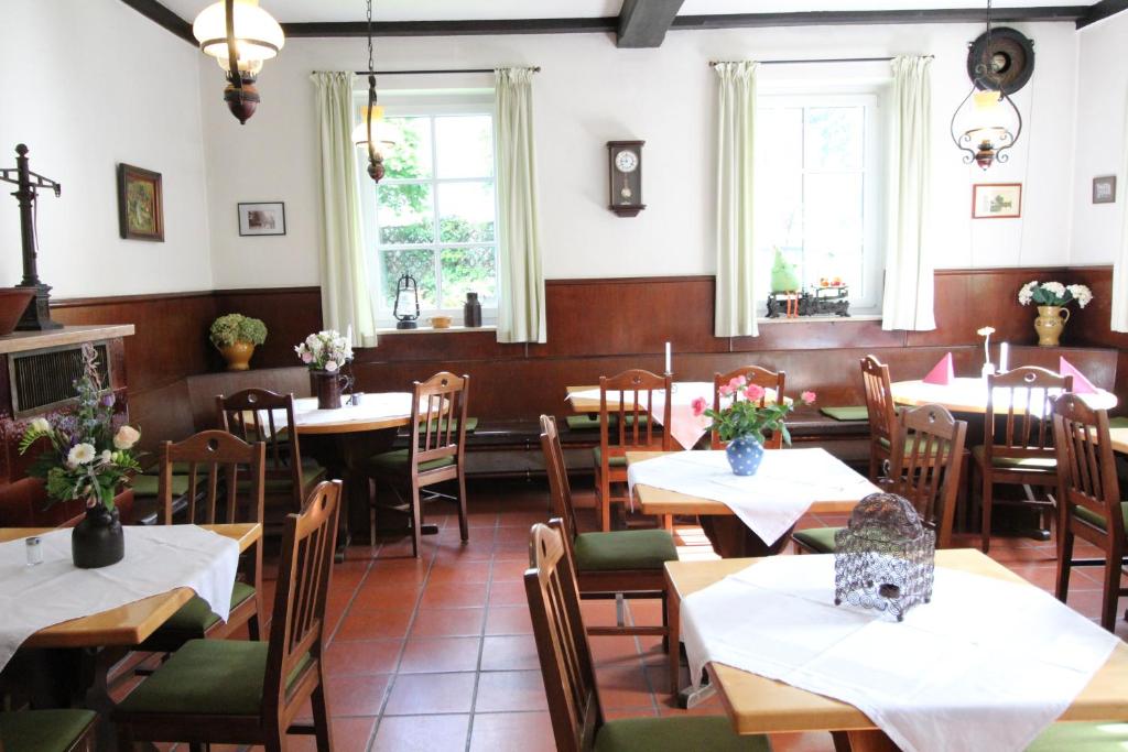 Restaurace v ubytování Hotel-Gasthof Opel