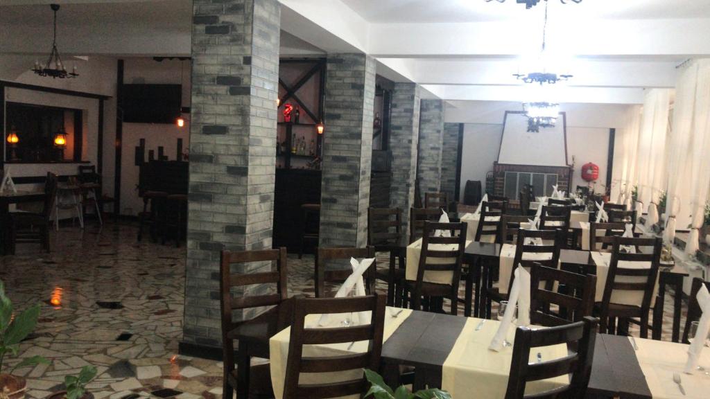 Hanul Izvorul Rece Sinaia - Resim 45