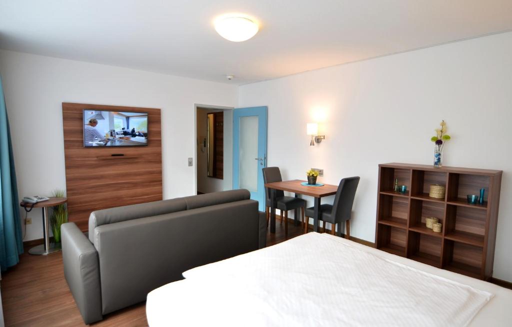 Neu Heidelberg - Guesthouse & Apartments - Resim 7