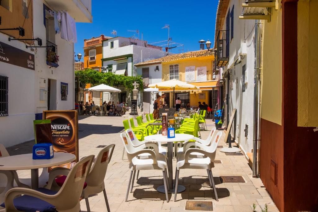 LA SIRENA - Both city and beach of Denia, Denia – Updated ...