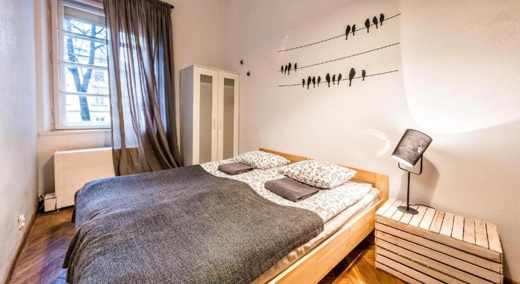 Posteľ alebo postele v izbe v ubytovaní Flamingo Premium Hostel