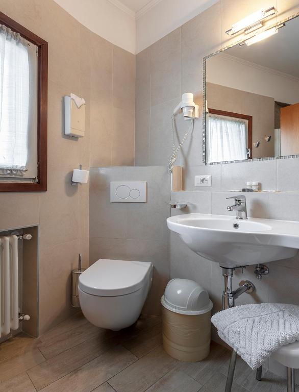 Koupelna v ubytování Hotel Montereale