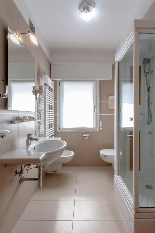 Koupelna v ubytování Hotel Montereale