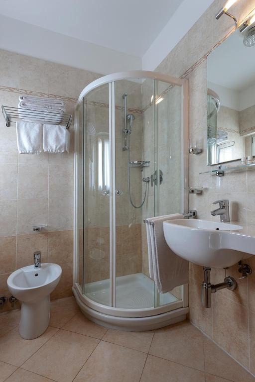 Koupelna v ubytování Hotel Montereale