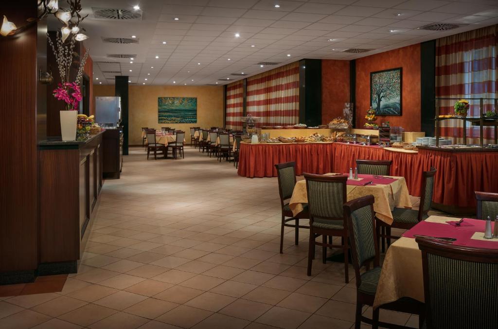 Restaurace v ubytování Hotel Caesar Prague