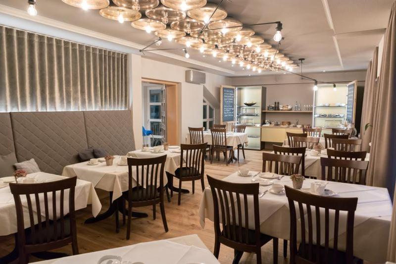 Restaurace v ubytování Adler Botenheim