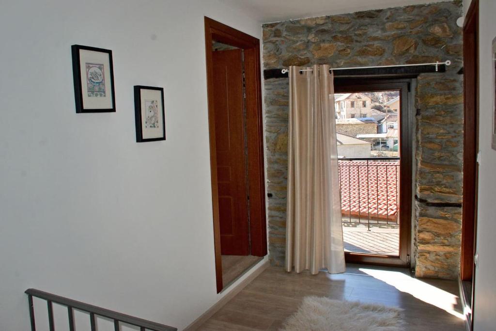 Fotografie z fotogalerie ubytování Traditional Stone Villa "To Petrino" v destinaci Florina