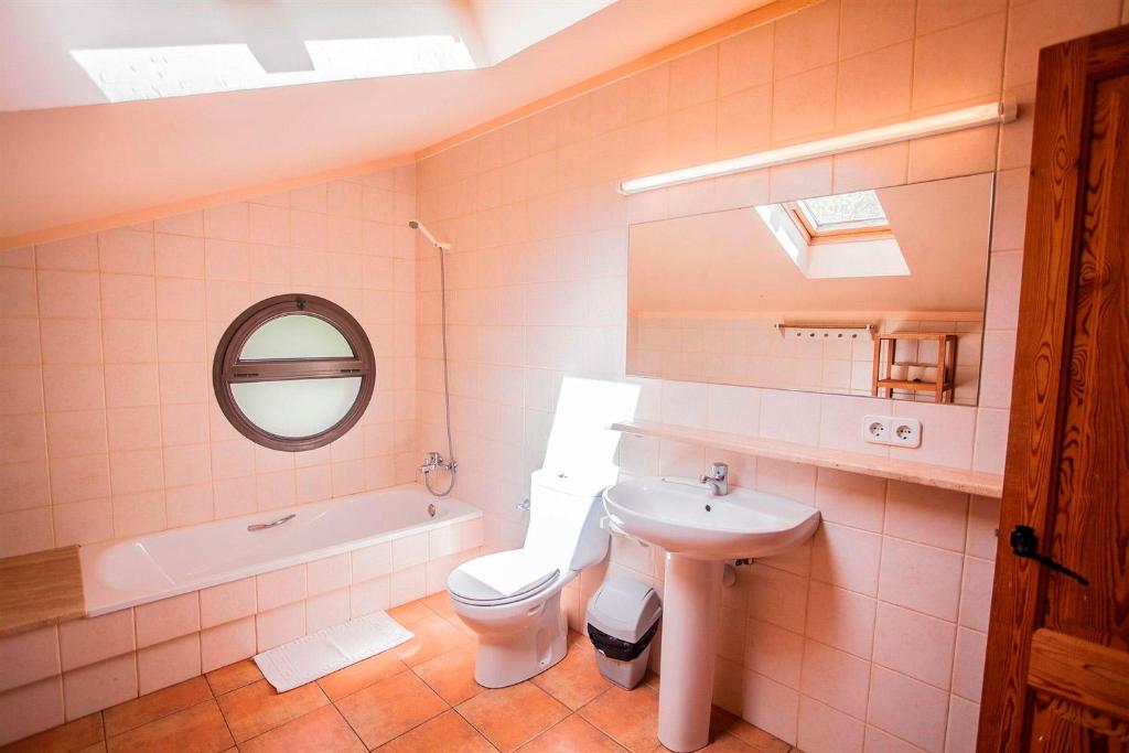 Kúpeľňa v ubytovaní La Rovirota, Casa Solar