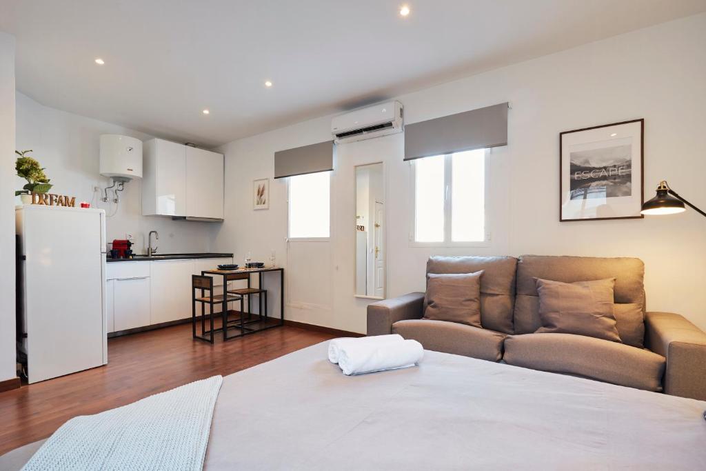 LEEWAYS LOFT I in LOPE DE RUEDA, Madrid – Updated 2022 Prices