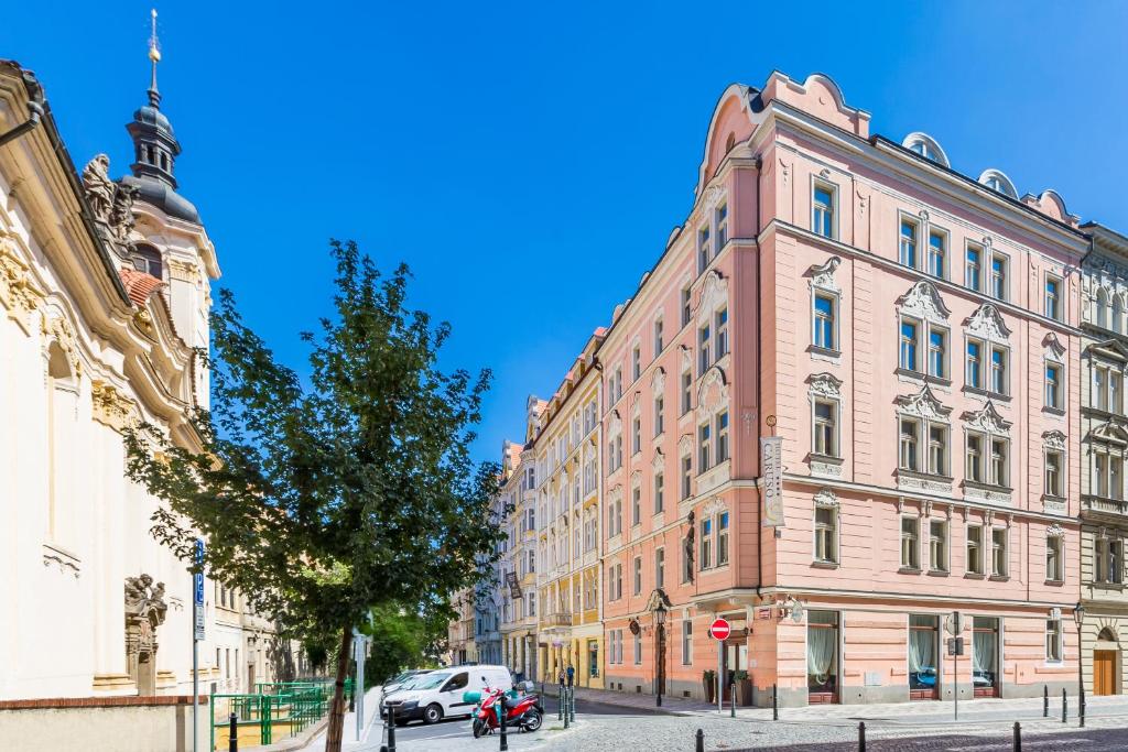Budova, kde se hotel nachází