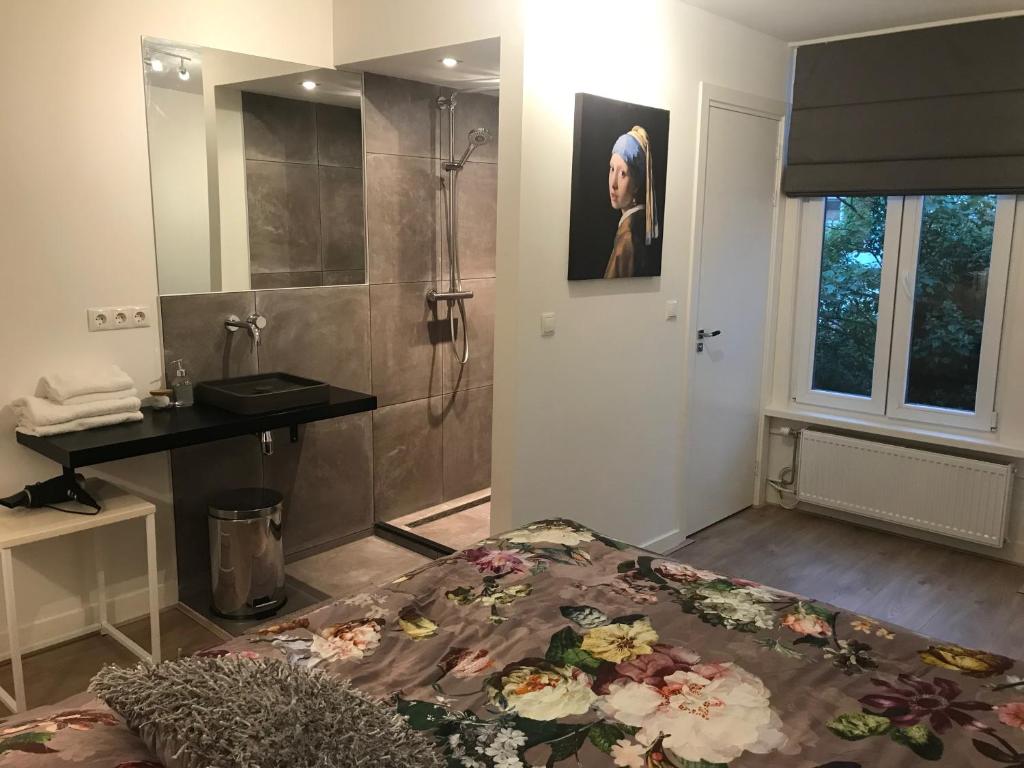 رزرو هتل، B&B Midtown Amsterdam | 09197245266