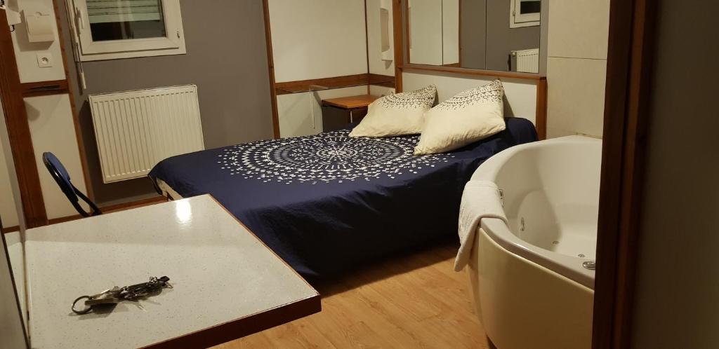 Hôtel Eco Logis Espace Bellevue - Habitación Doble Con Bañera De Hidromasaje