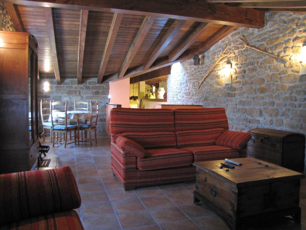 Holiday home CASA MORENO, Zábal, Spain - Booking.com