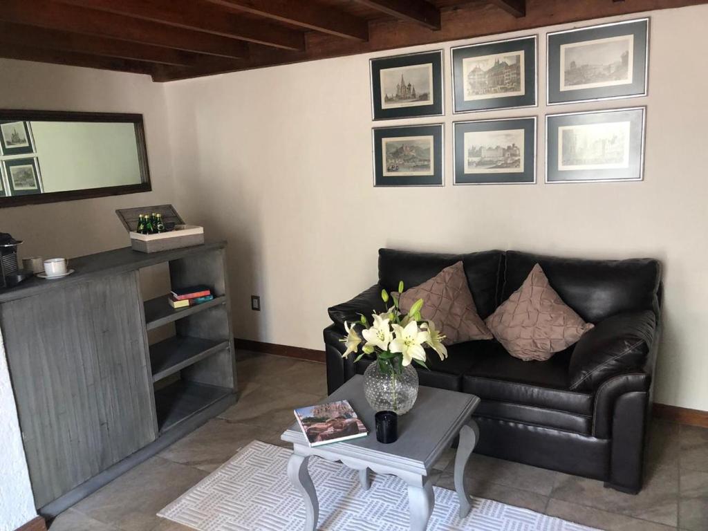 Kuchyň nebo kuchyňský kout v ubytování Mesón de la Merced Hotel Boutique Patio & Spa