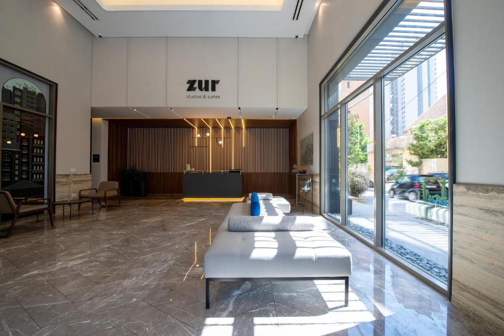 Posezení v ubytování ZUR Studios and Suites