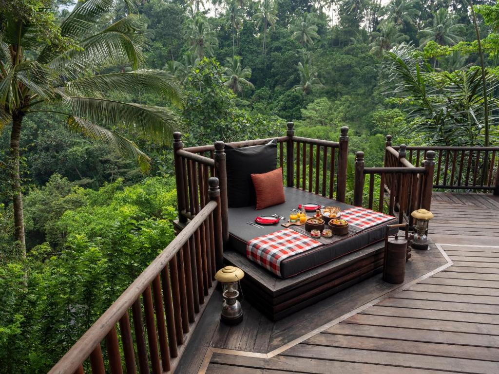 TOP 10 Mejores Hoteles de Lujo en Ubud, Bali 222316087