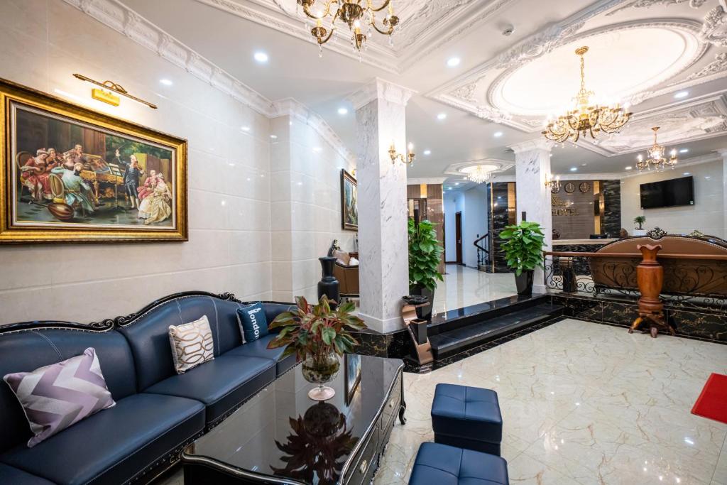 TV a/nebo společenská místnost v ubytování Win Hotel Đà Lạt