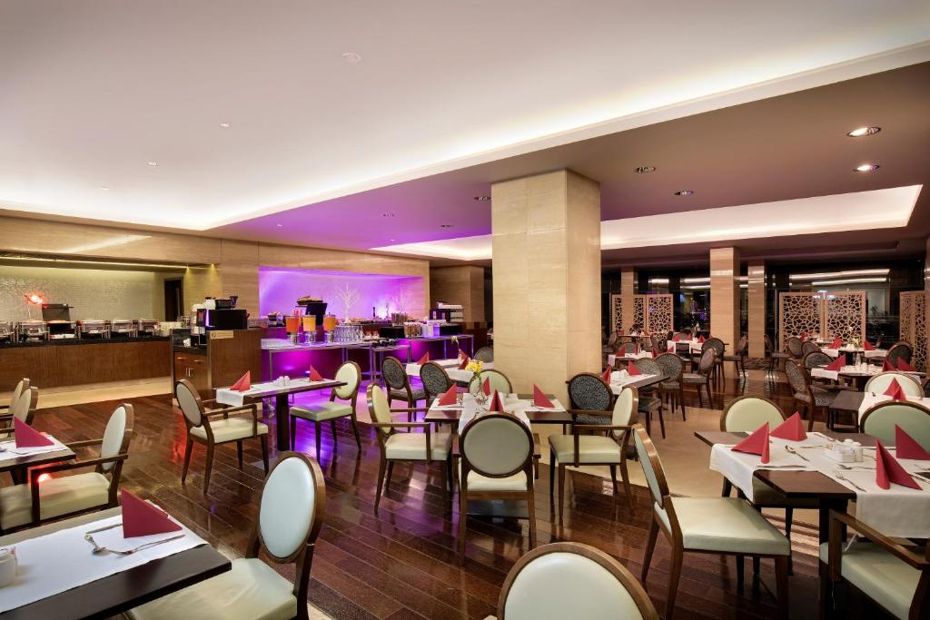 Crowne Plaza Bucharest by IHG - Resim 38