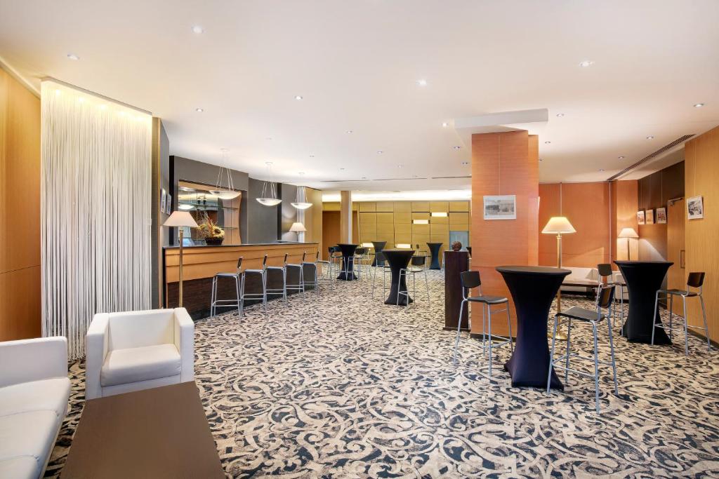 Posezení v ubytování Crowne Plaza Bucharest by IHG