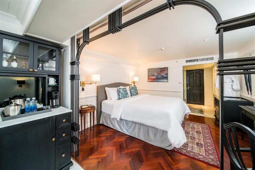 Akara Hotel - Prarop Deluxe King Room