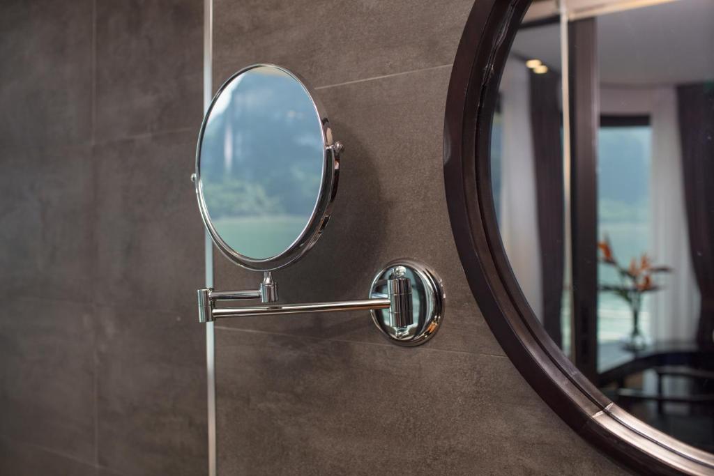 Scarlet Pearl Cruises - Wonder On Lan Ha Bay - 10