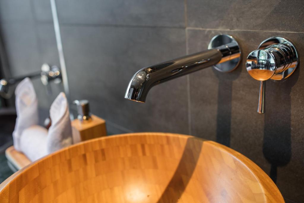 Scarlet Pearl Cruises - Wonder On Lan Ha Bay - 12