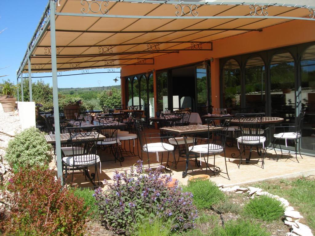 Restaurace v ubytování Hotel Restaurant Le Gardon - Pont du Gard