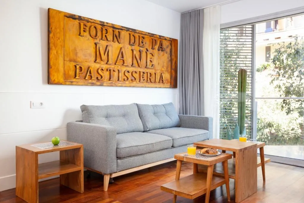 Enjoybcn Paris Apartment, Barcelona, Spain