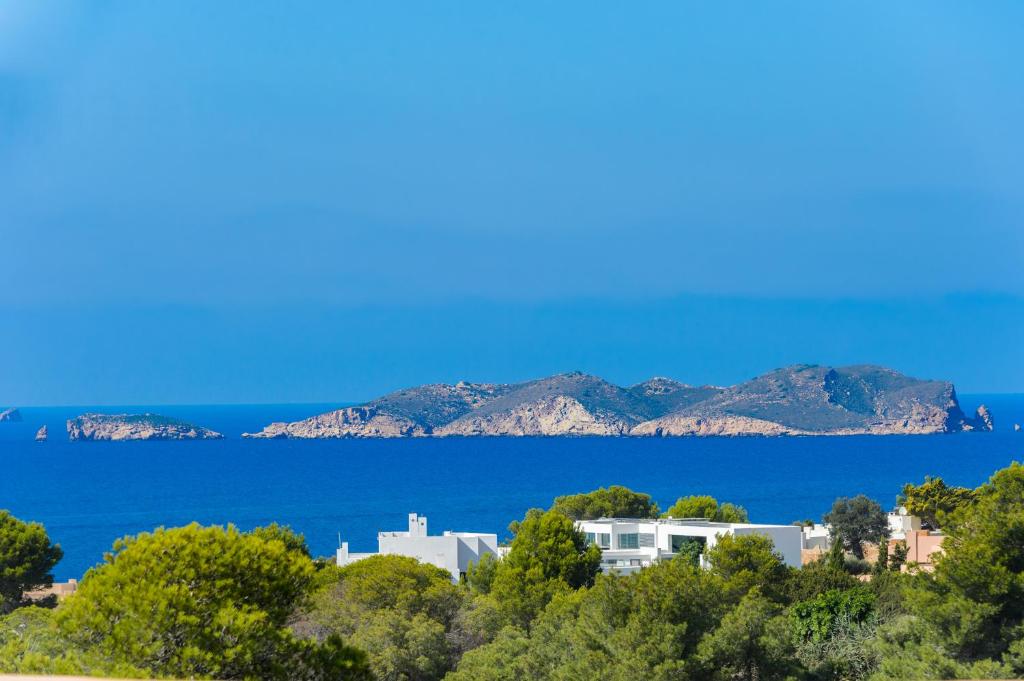 CAN COSTA, Cala Vadella – Updated 2022 Prices