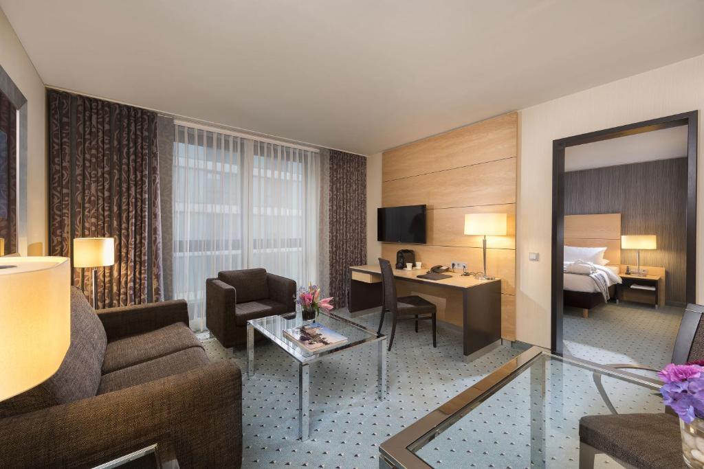 
Junior Suite (2 Adults)
