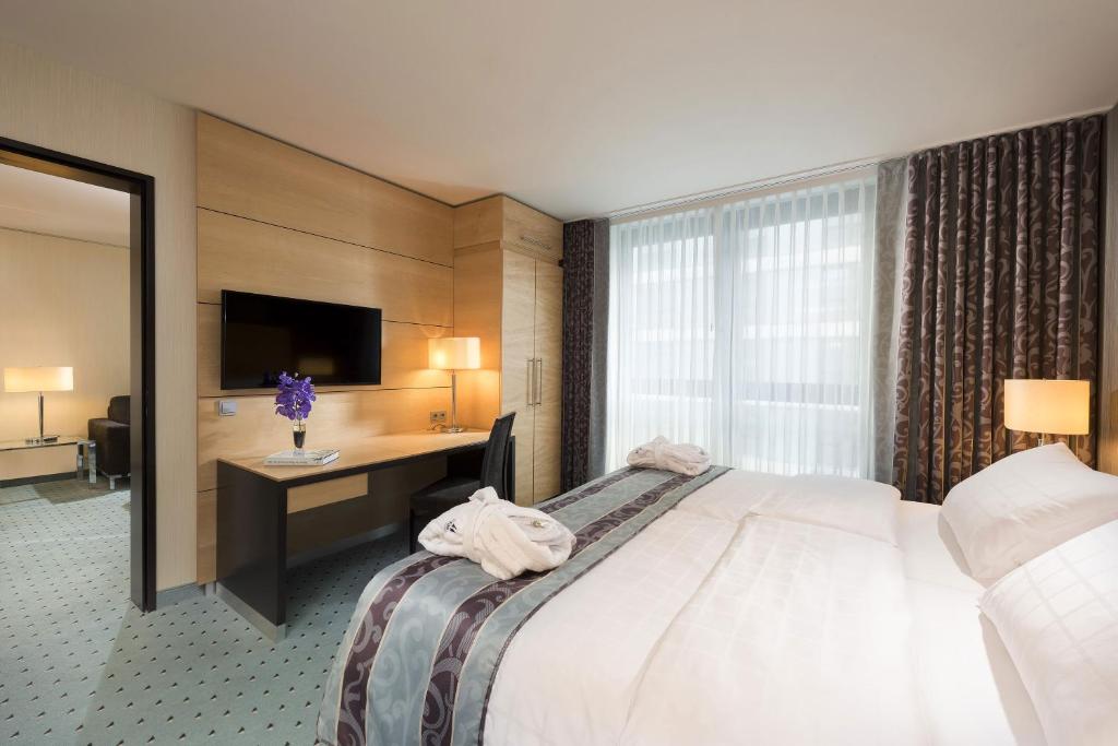 Maritim Hotel Düsseldorf - Resim 38