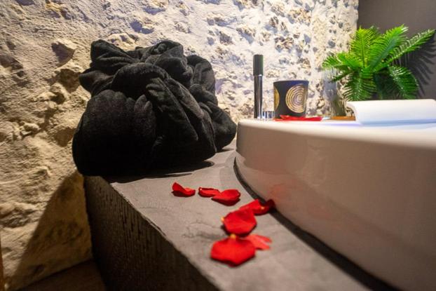 LOVE Suites & SPA 