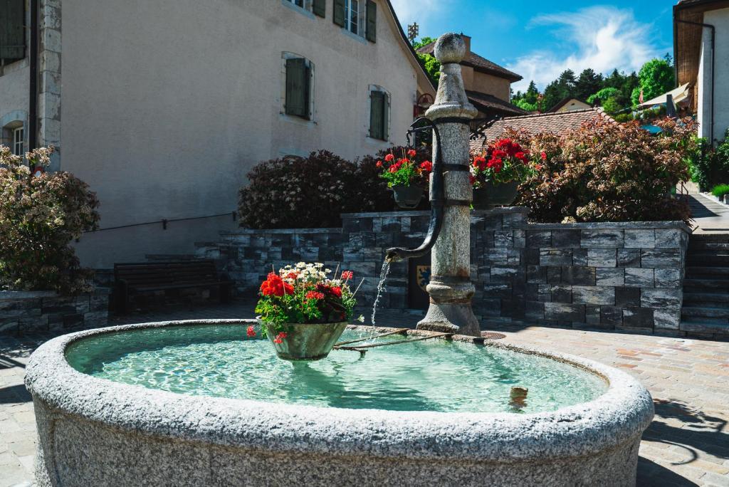 Fotografie z fotogalerie ubytování Hotel-Restaurant La Croix d’Or v destinaci Ballaigues